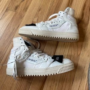Off-White Sneakers